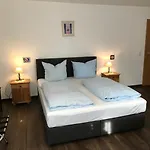 Guntia Boardinghouse Virtueller Check In Und Zugang 2* Γκούνζμπουργκ
