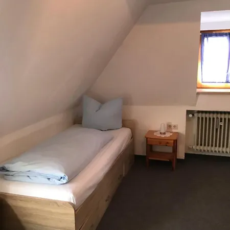 Guntia Boardinghouse Hotel Guntzbourg