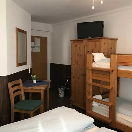 Guntia Boardinghouse Hotel Guntzbourg